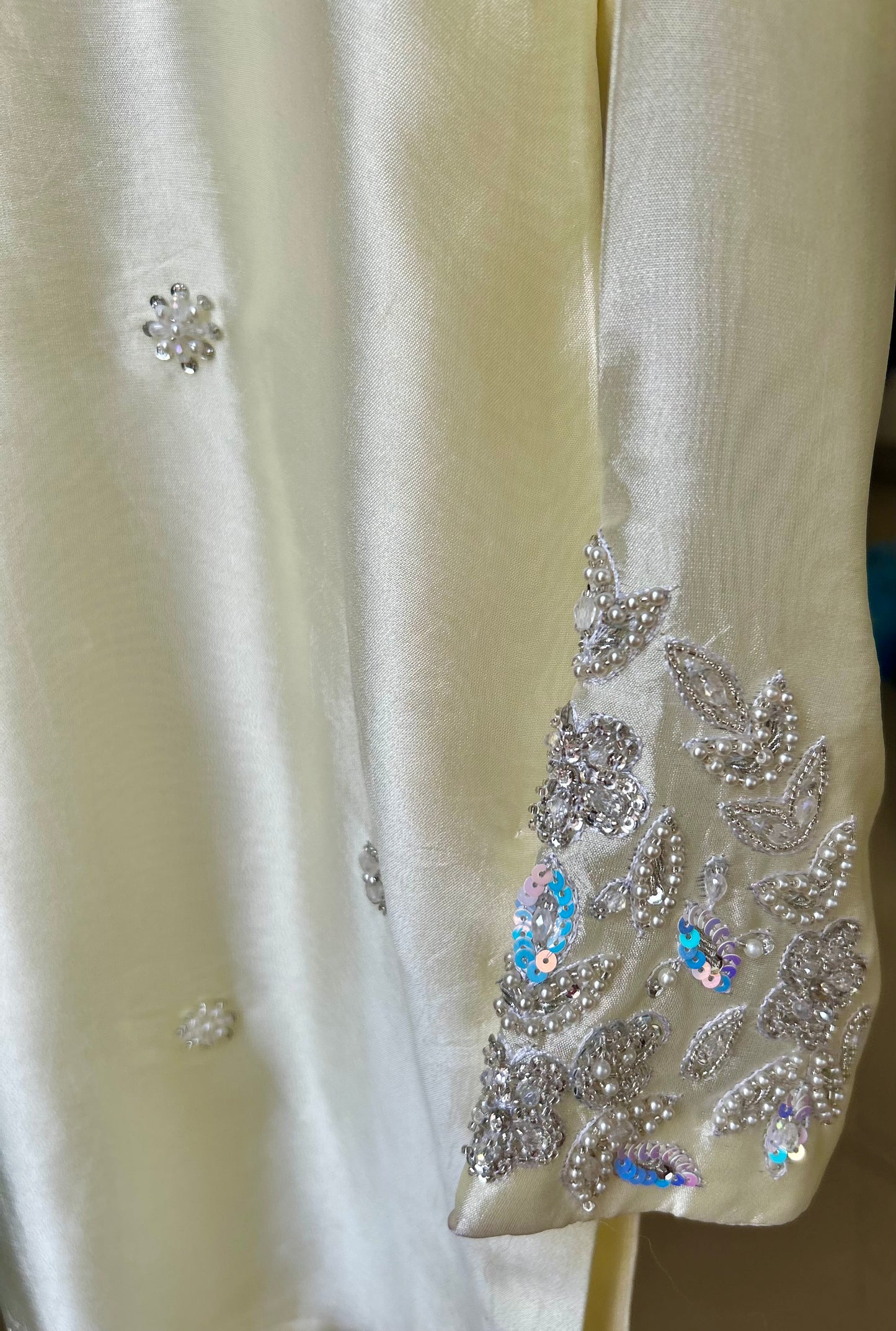 NOORI🕊️ GOLD CHAMPAGNE
