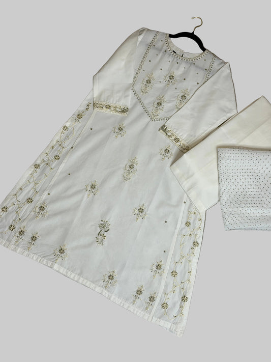 White Embroidered 3-Piece Suit Set – Elegant Festive Wear